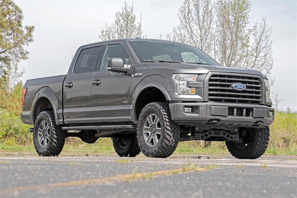 Rough Country 55540 Suspension Lift Kit w/Shocks for Select Ford F-150