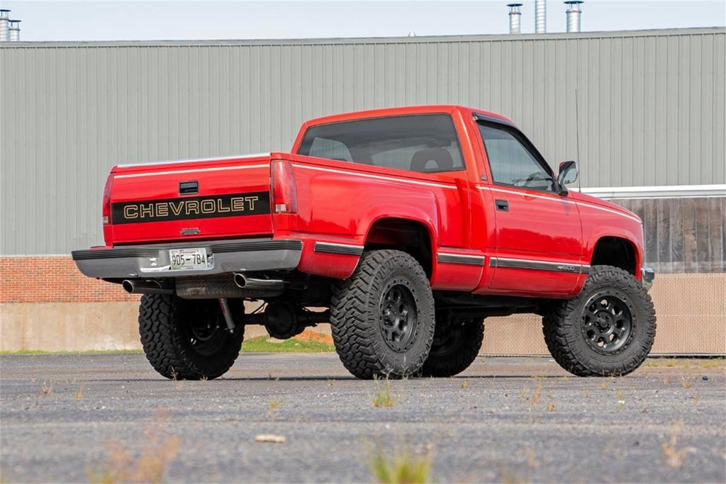 Rough Country 27130 Suspension Lift Kit w/Shocks for Select Chevrolet C1500, GMC C1500