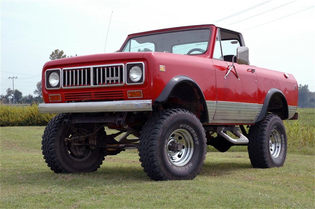 Rough Country 82030 Suspension Lift Kit w/Shocks for Select International Scout II