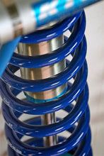 Load image into Gallery viewer, Superlift SL5171-01A Rear King Reservoir Shocks-05-25 Ford F-250/F-350 Super Duty w/4-8in. Lift for Select Ford F-250 Super Duty, Ford F-350 Super Duty