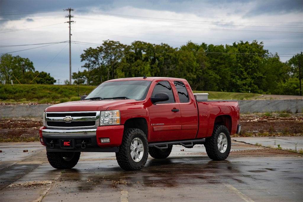 Rough Country 10840 Suspension Lift Kit w/Shocks for Select Chevrolet Silverado 1500, GMC Sierra