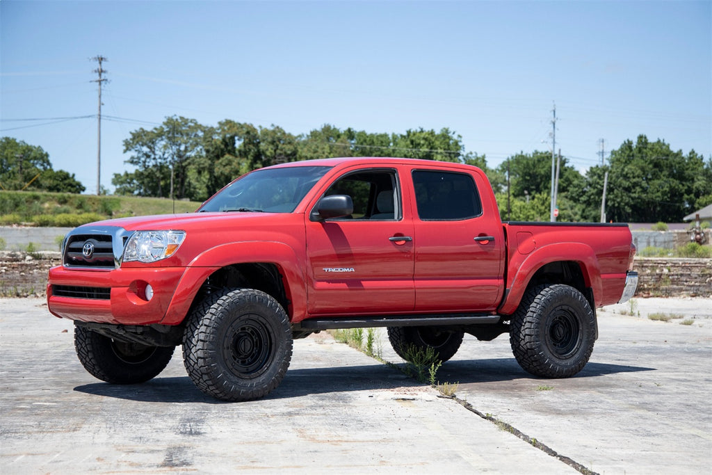 Rough Country 74258RED Suspension Lift Kit w/Shocks for Select Toyota Tacoma