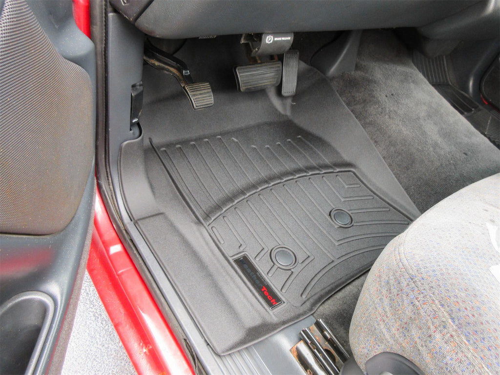 Weathertech 440281 FloorLiner™ DigitalFit® for Select Chevrolet Silverado 1500, Chevrolet Silverado Classic, Chevrolet Silverado 2500, Chevrolet Silverado HD, Chevrolet Silverado HD Classic, Chevrolet Silverado 3500, Chevrolet Silverado Classic, GMC