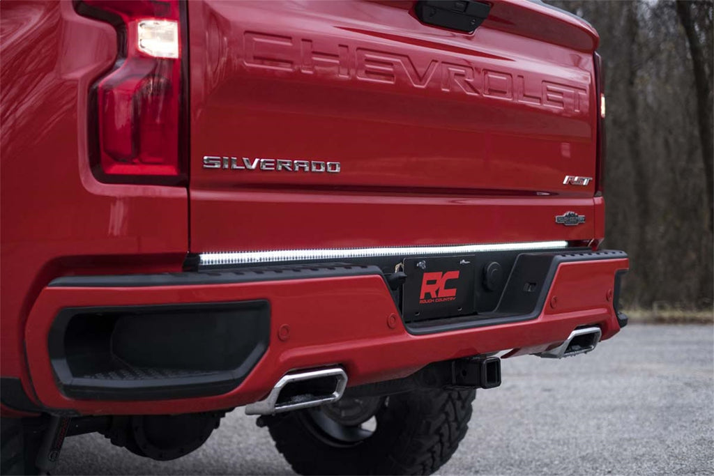 Rough Country 78860 Premium Quad-Row Multi-Function LED Tailgate Light Strip for Select Chevrolet Silverado 1500, Chevrolet Silverado HD, Chevrolet Silverado HD, Ford F-150, Ford F-250 Super Duty, Ford F-350 Super Duty, Ford F-450 Super Duty, Ford F-550