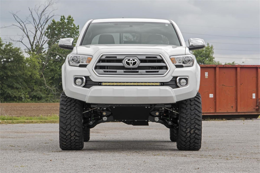 Rough Country 747.20 Suspension Lift Kit w/Shocks for Select Toyota Tacoma